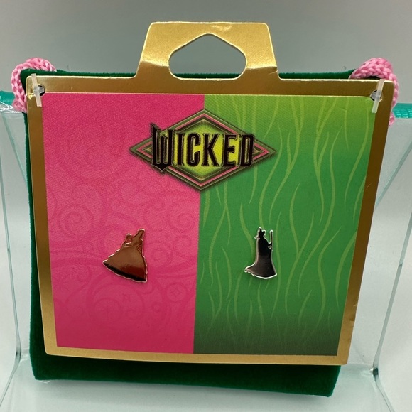 Wicked Stud Earrings and Dust bag Mismatch Sterling Silver NWT - Picture 5 of 8